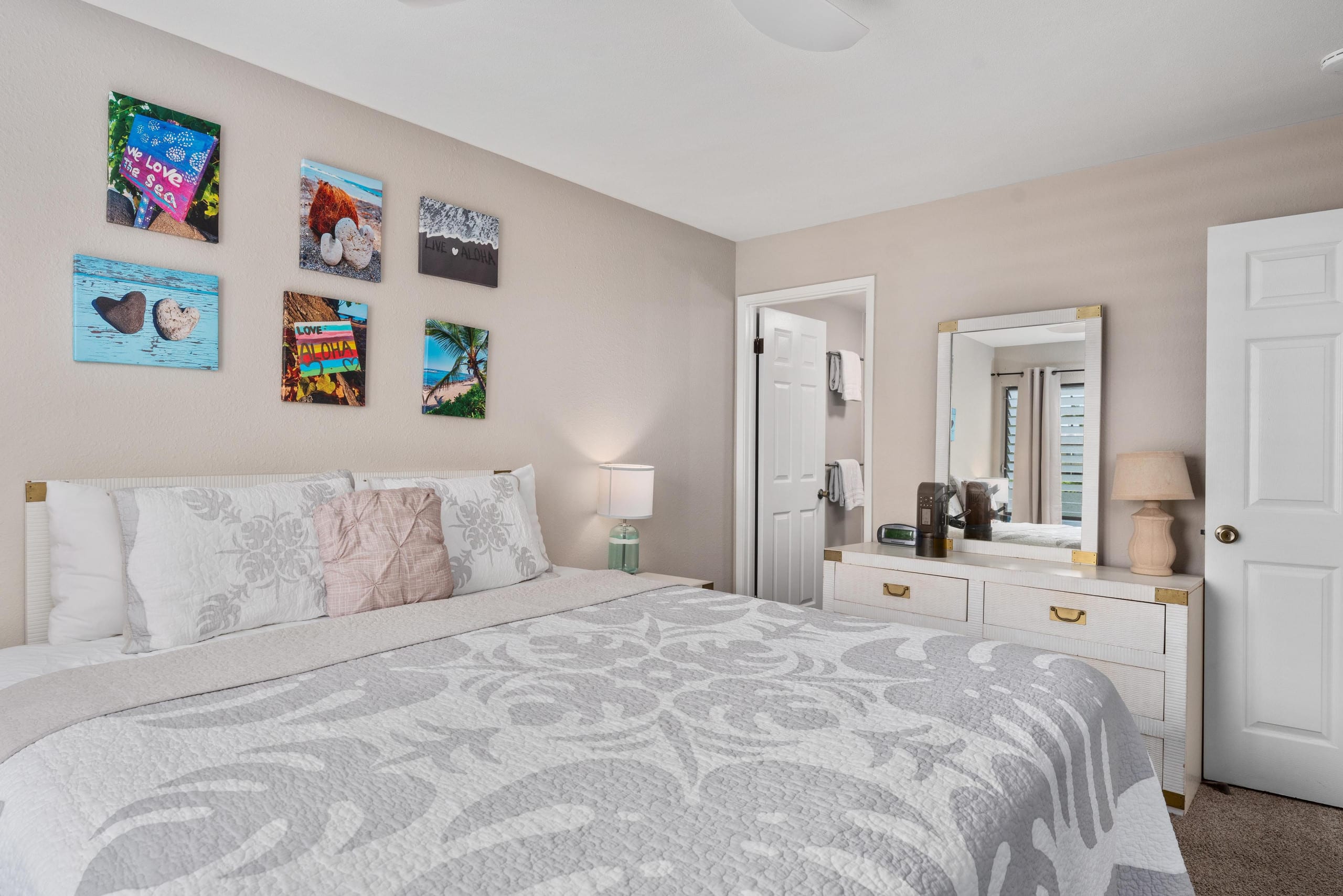 Condo in Kailua-Kona · ★4.23 · 2 bedrooms · 2 beds · 2 baths - Image 19