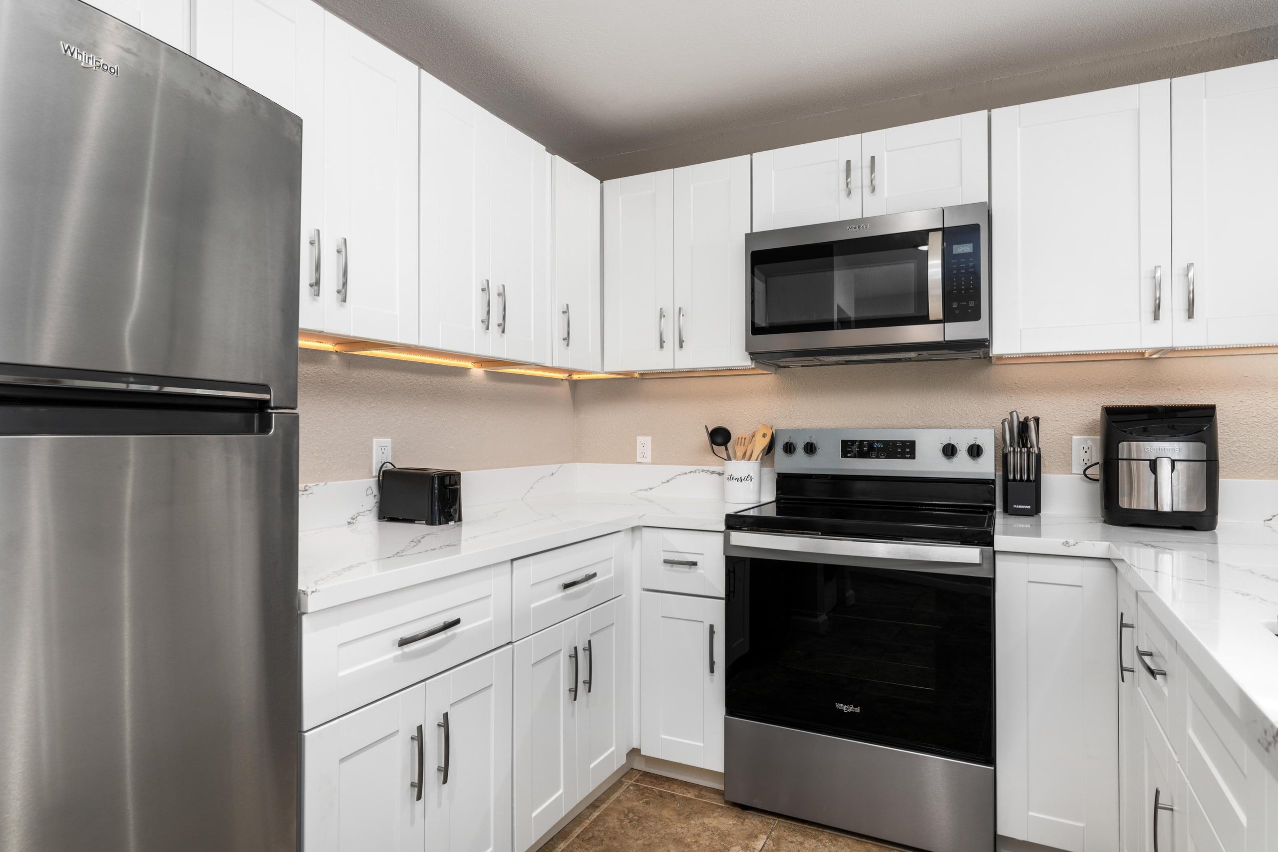 Condo in Kailua-Kona · ★4.23 · 2 bedrooms · 2 beds · 2 baths - Image 13