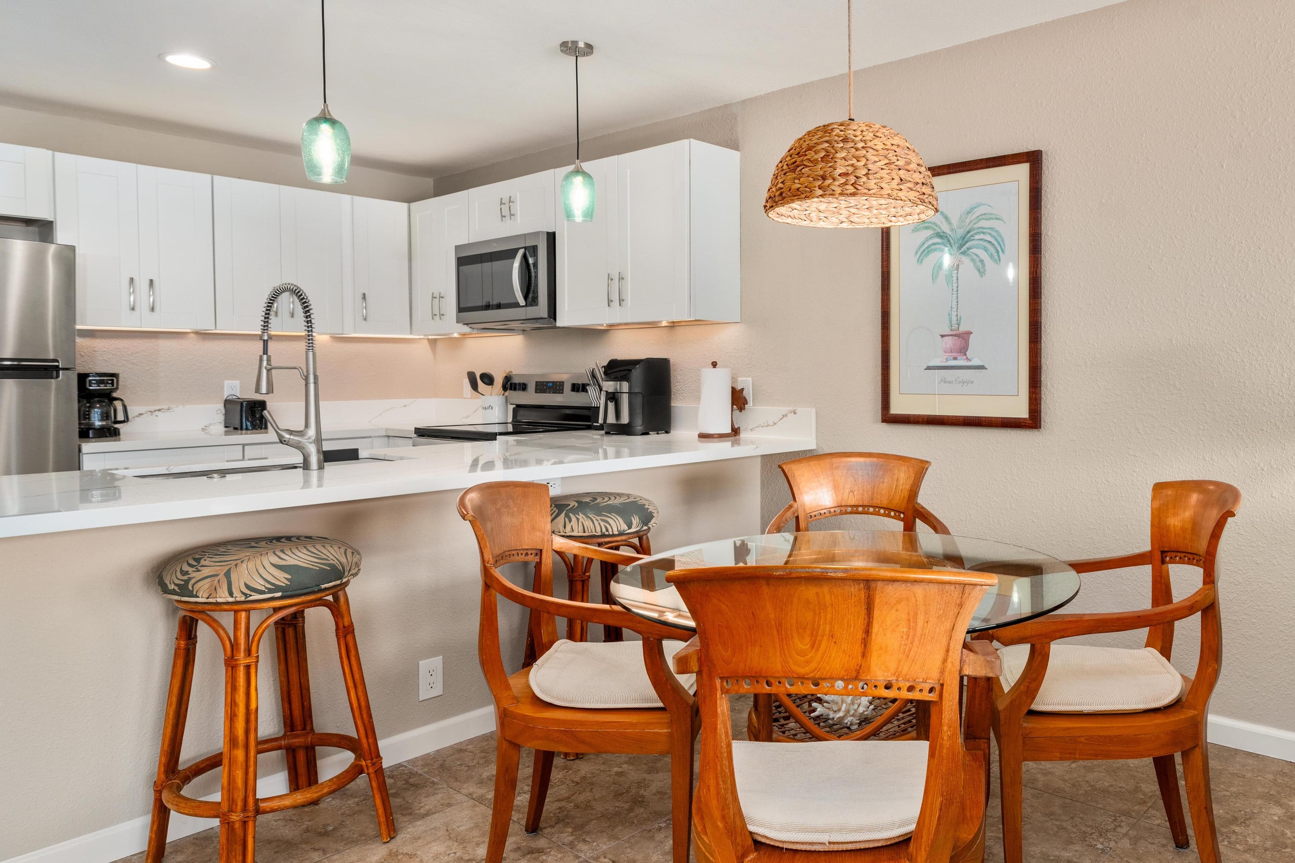 Condo in Kailua-Kona · ★4.23 · 2 bedrooms · 2 beds · 2 baths - Image 10