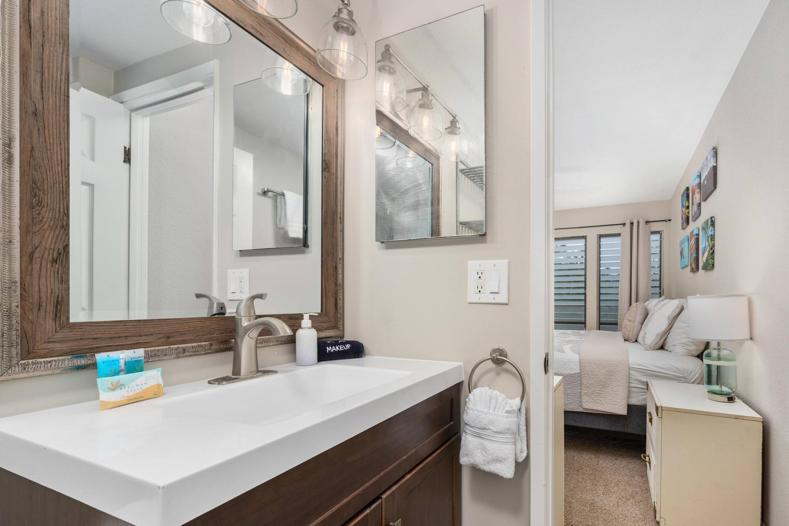Condo in Kailua-Kona · ★4.23 · 2 bedrooms · 2 beds · 2 baths - Image 21
