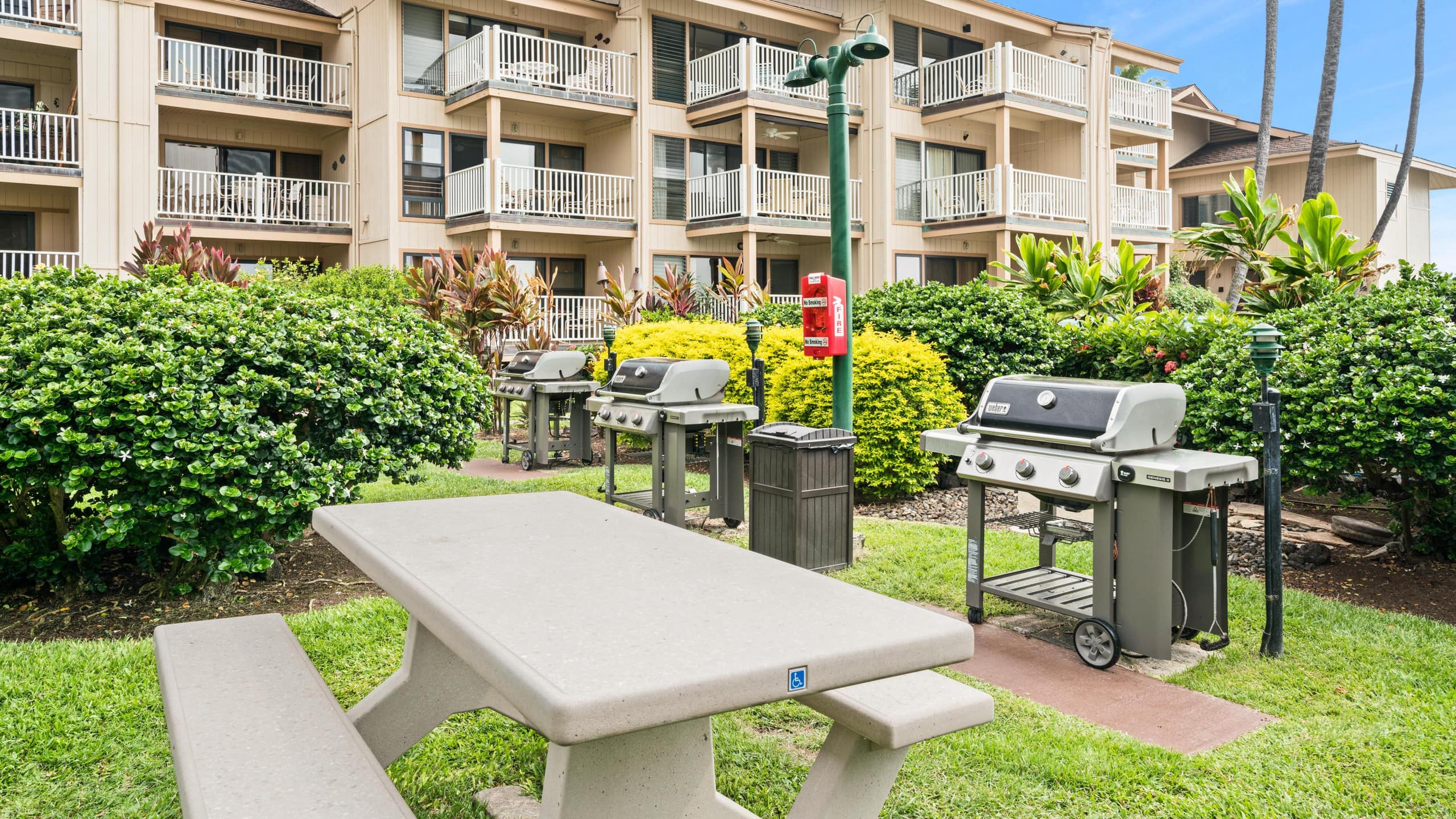 Condo in Kailua-Kona · ★4.23 · 2 bedrooms · 2 beds · 2 baths - Image 27