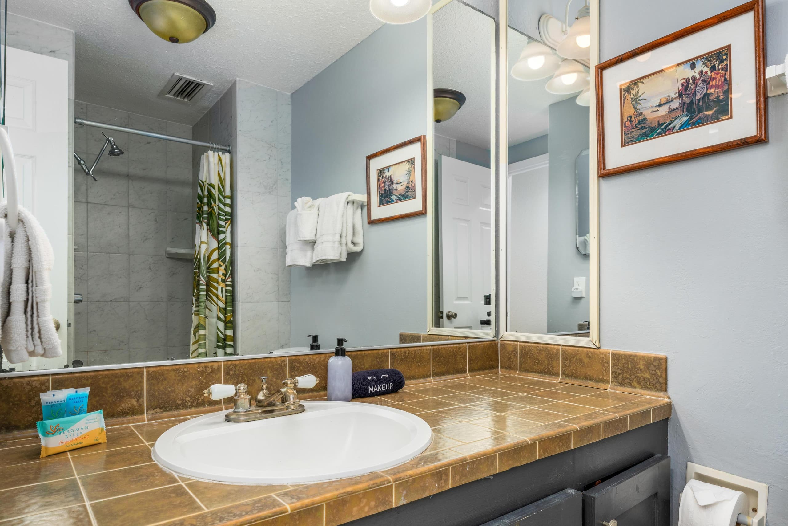 Condo in Kailua-Kona · ★4.23 · 2 bedrooms · 2 beds · 2 baths - Image 17