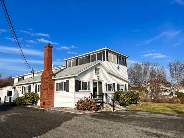 Jean Knapp Rentals managed Airbnb listing 1