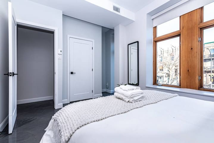 Massive apartment in Le Plateau by Denstays gallery image 3