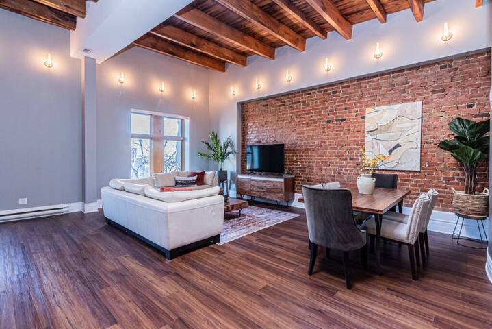 Family Friendly Beauty in Le Plateau by Denstays gallery image 3