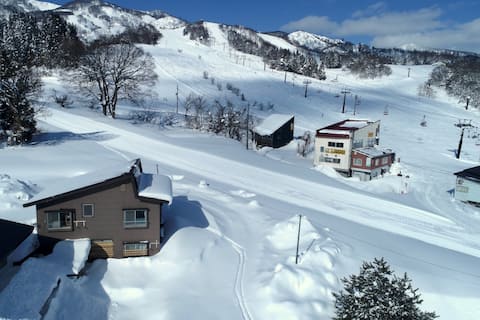 Ski in/out 4-Bedroom House: Lift Views Ski rental