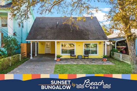 Charming Cottage Near Kemah Boardwalk