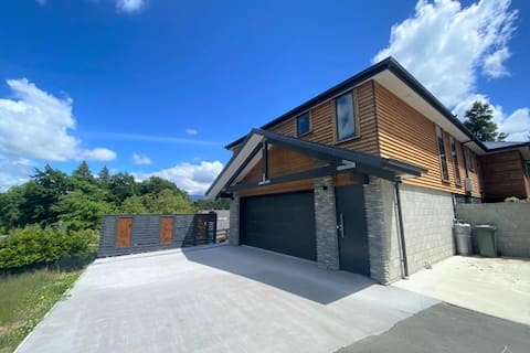 Luxury 4-bedroom home with a games room