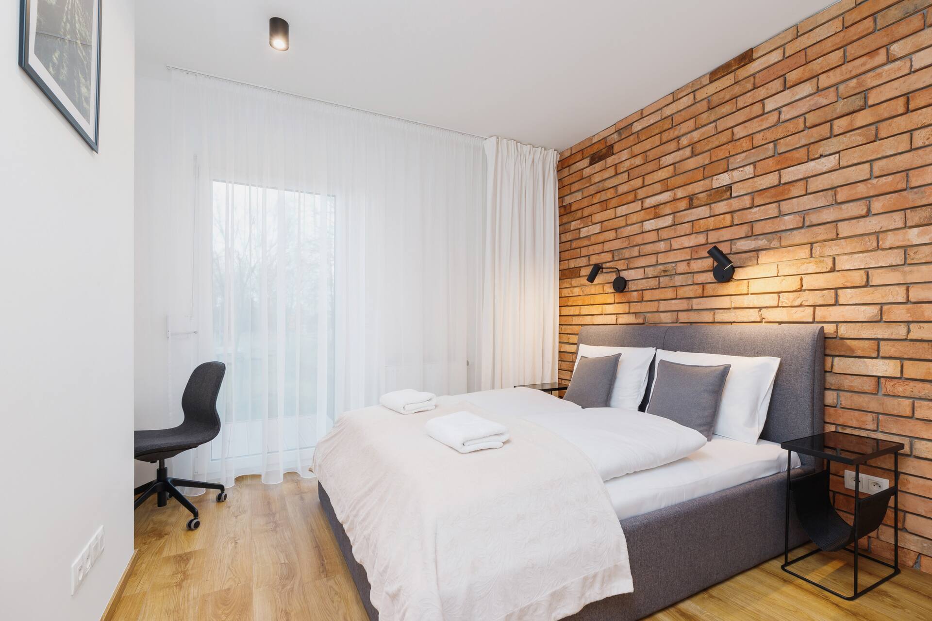 Lema 15C | Remote work apartment | Parking