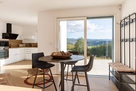 2 room apartment, stylish, fully furnished and equ