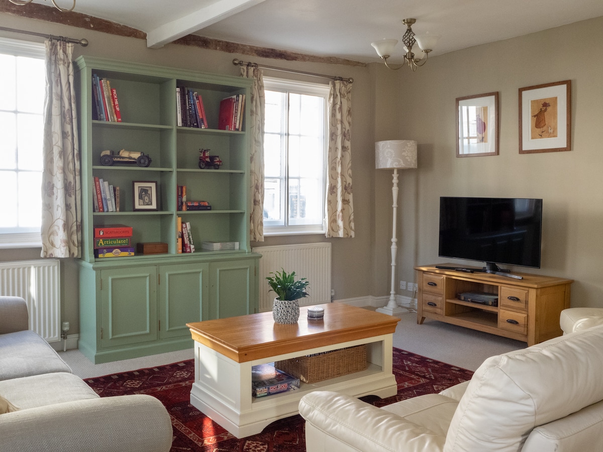 Top Airbnb: The Old Reading Rooms Linton in Cambridgeshire