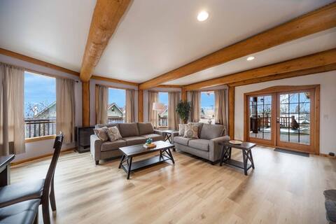 Stunning 5 Bedroom Chalet at Swan Lake