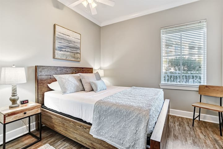 Camera da letto con letto matrimoniale