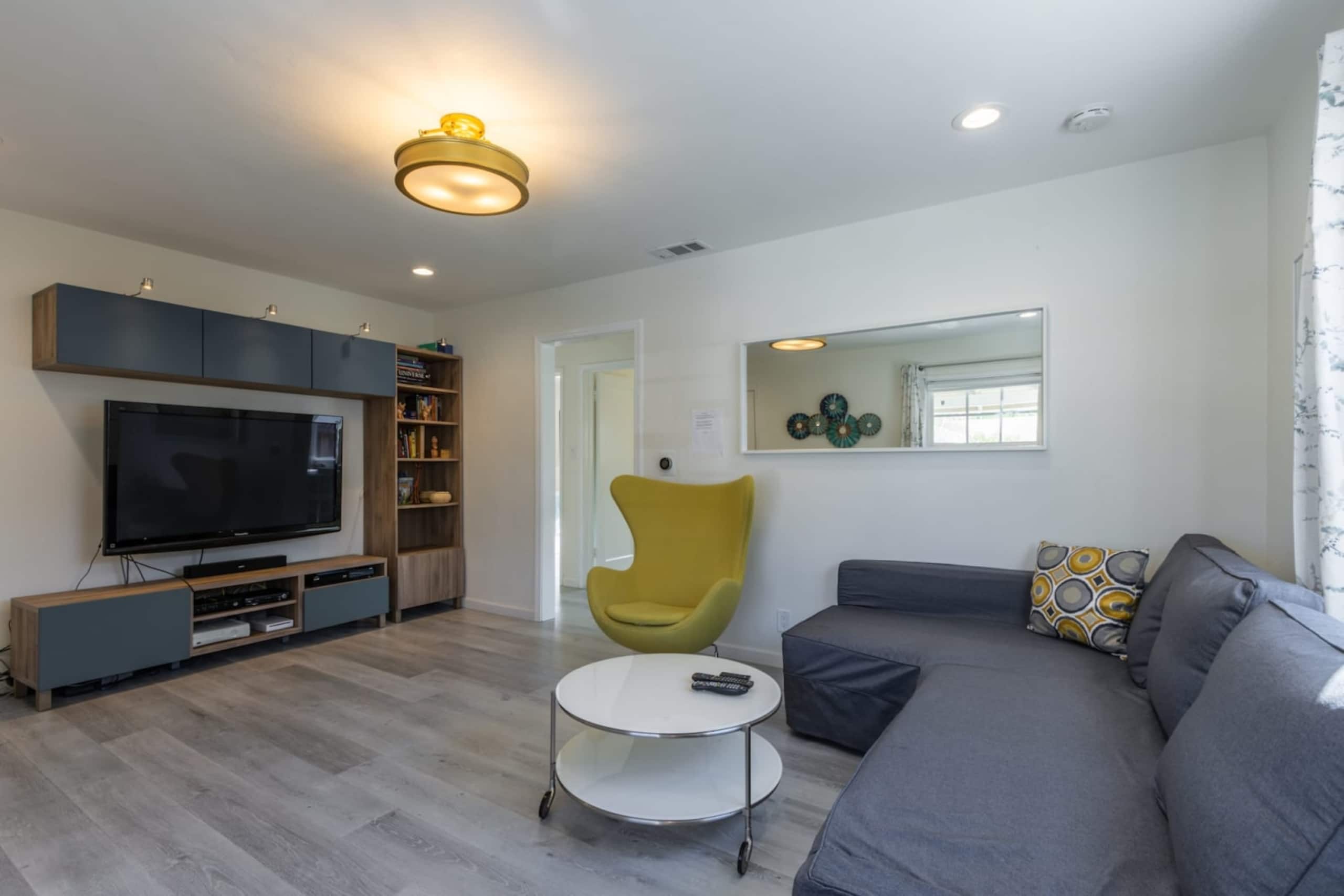 Downtown Sunnyvale Home w/ Garden & Parking - Photo 9