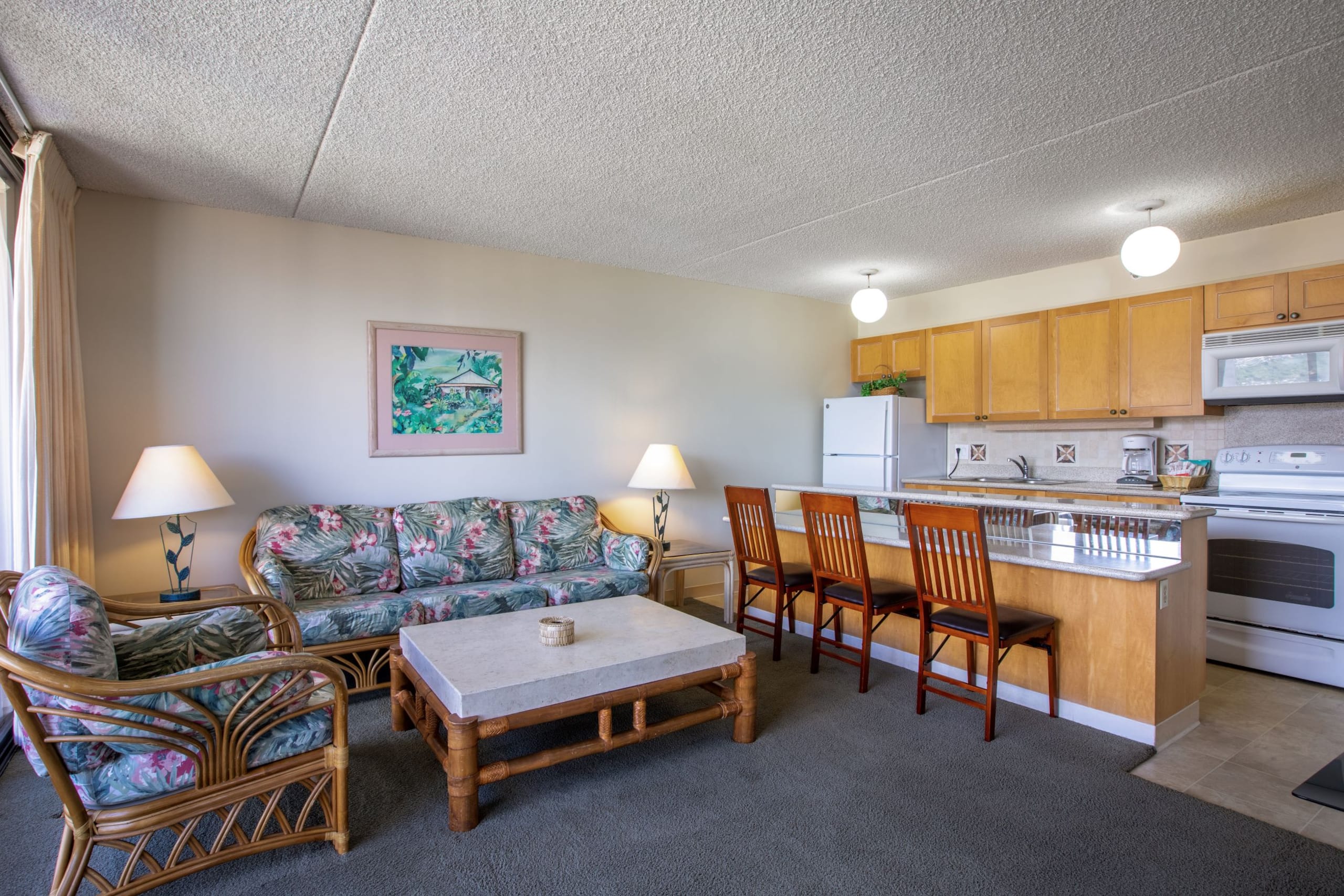 Condo in Honolulu · ★4.75 · 1 bedroom · 2 beds · 1 shared bath - Image 5