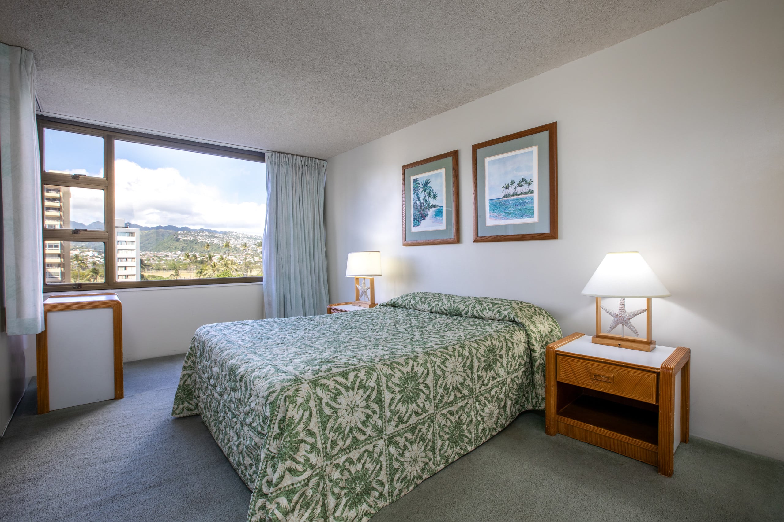 Condo in Honolulu · ★4.75 · 1 bedroom · 2 beds · 1 shared bath - Image 8
