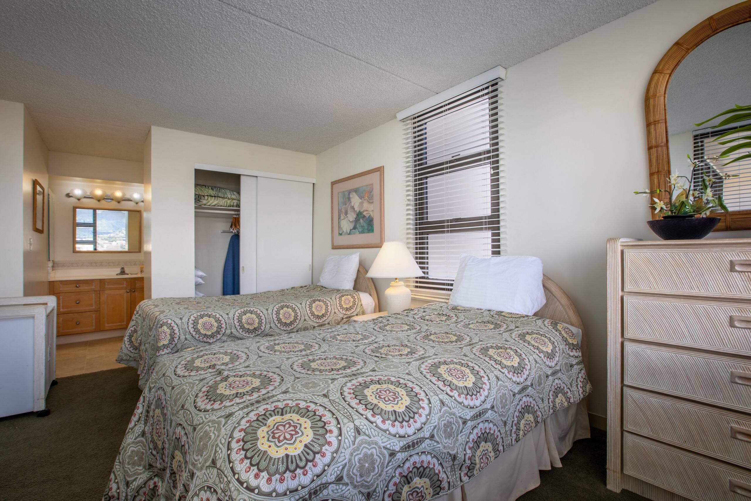 Condo in Honolulu · ★4.17 · 1 bedroom · 3 beds · 1 bath - Image 10