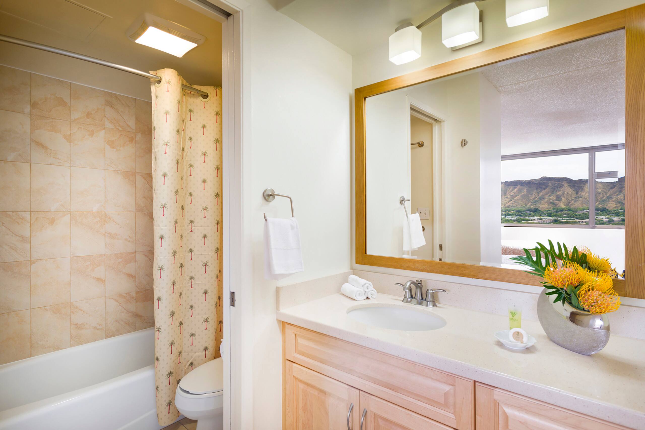 Condo in Honolulu · ★4.17 · 1 bedroom · 3 beds · 1 bath - Image 12