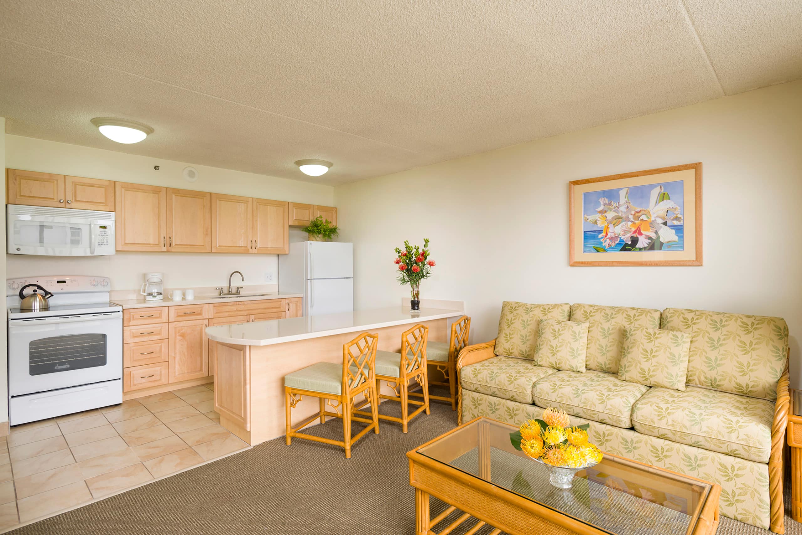 Condo in Honolulu · ★4.45 · 1 bedroom · 3 beds · 1 shared bath - Image 5