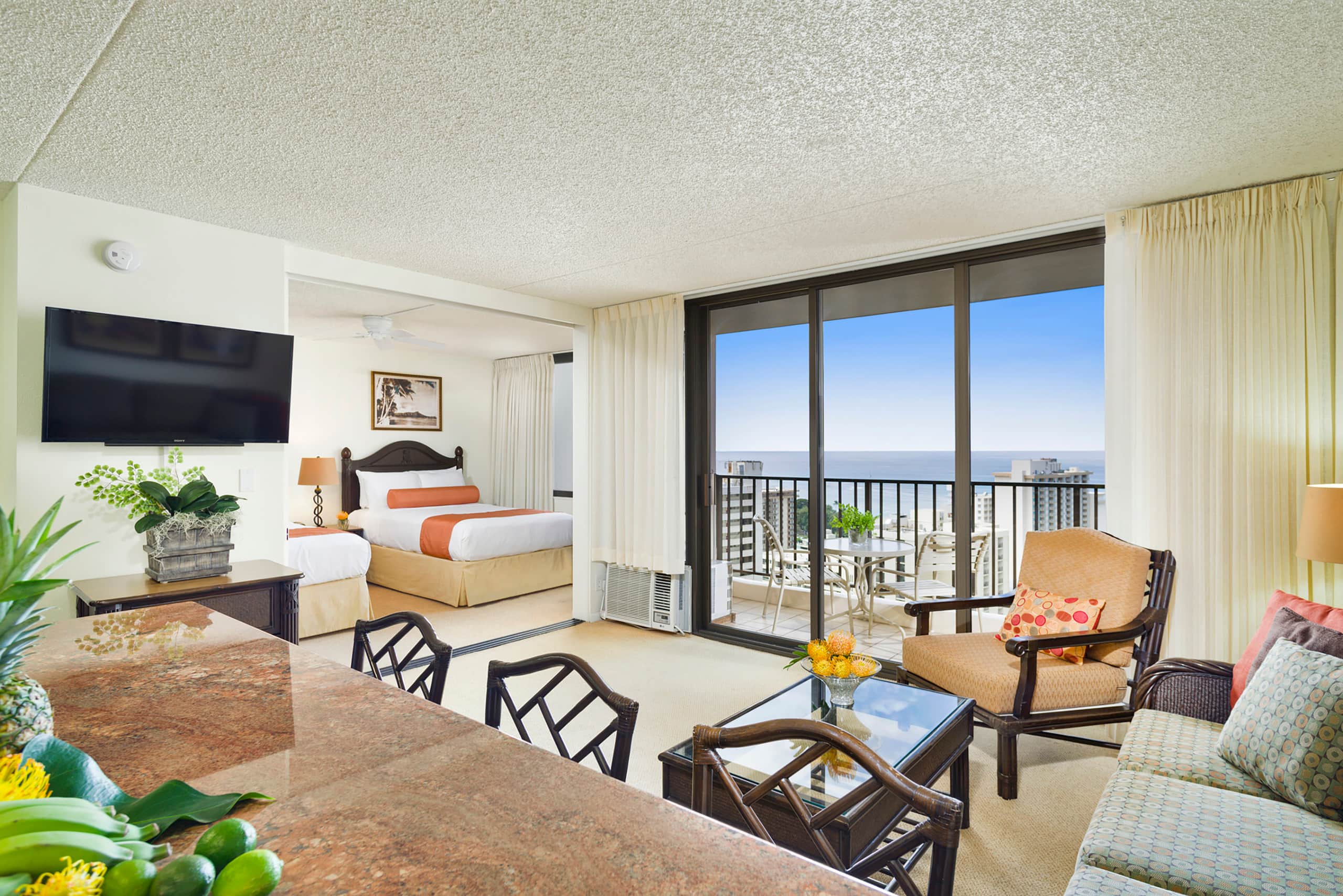 Condo in Honolulu · ★4.5 · 1 bedroom · 3 beds · 1 bath - Image 4