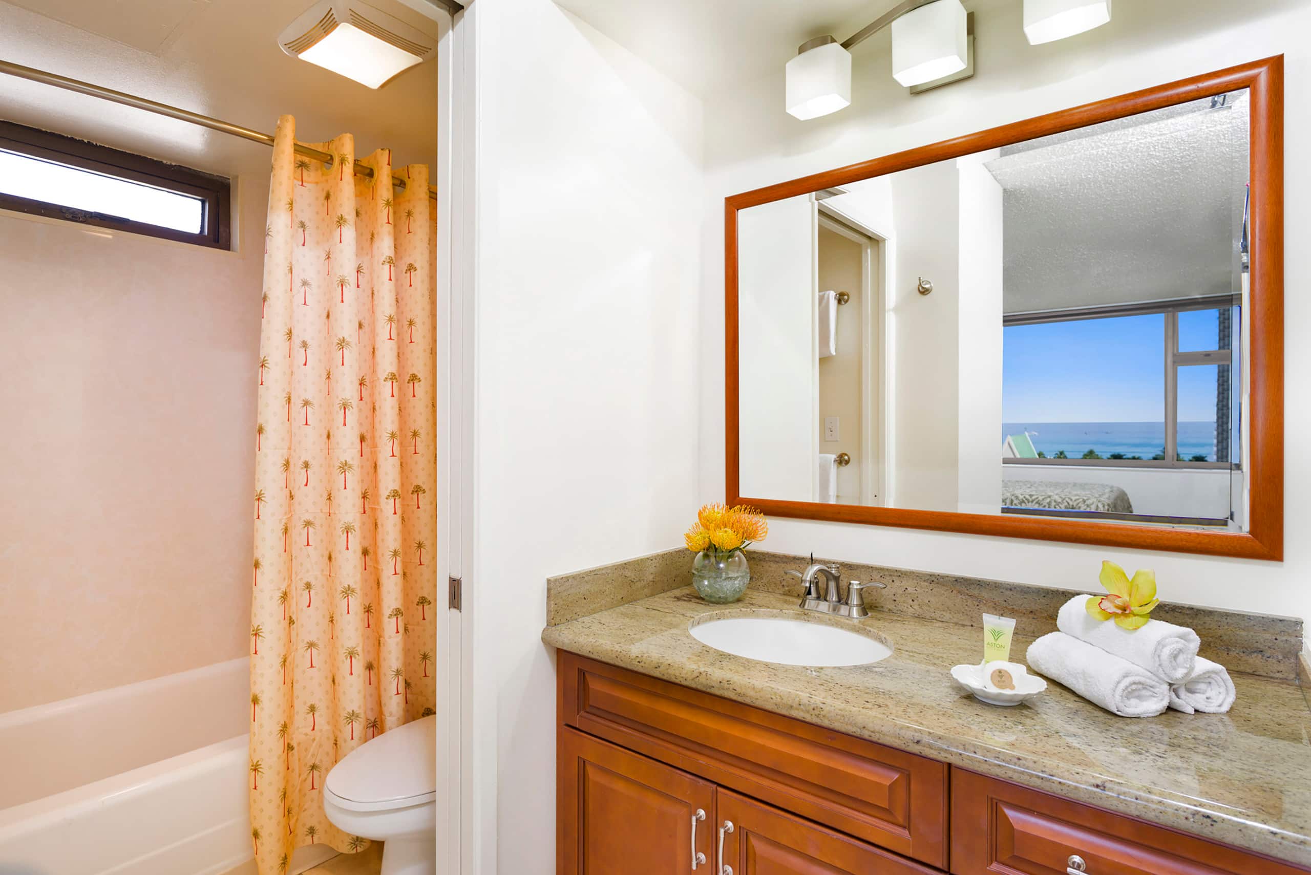 Condo in Honolulu · ★4.75 · 1 bedroom · 3 beds · 1 shared bath - Image 14