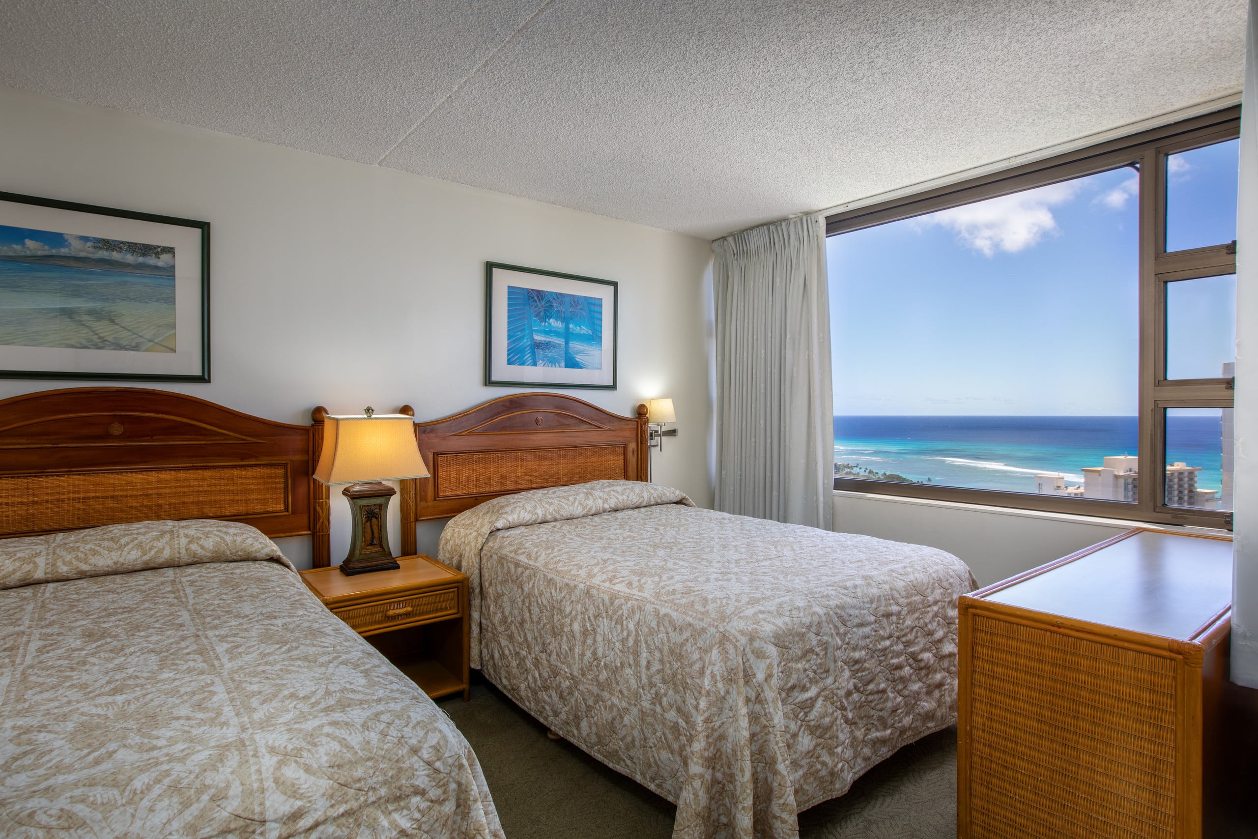 Condo in Honolulu · ★4.75 · 1 bedroom · 3 beds · 1 shared bath - Image 11