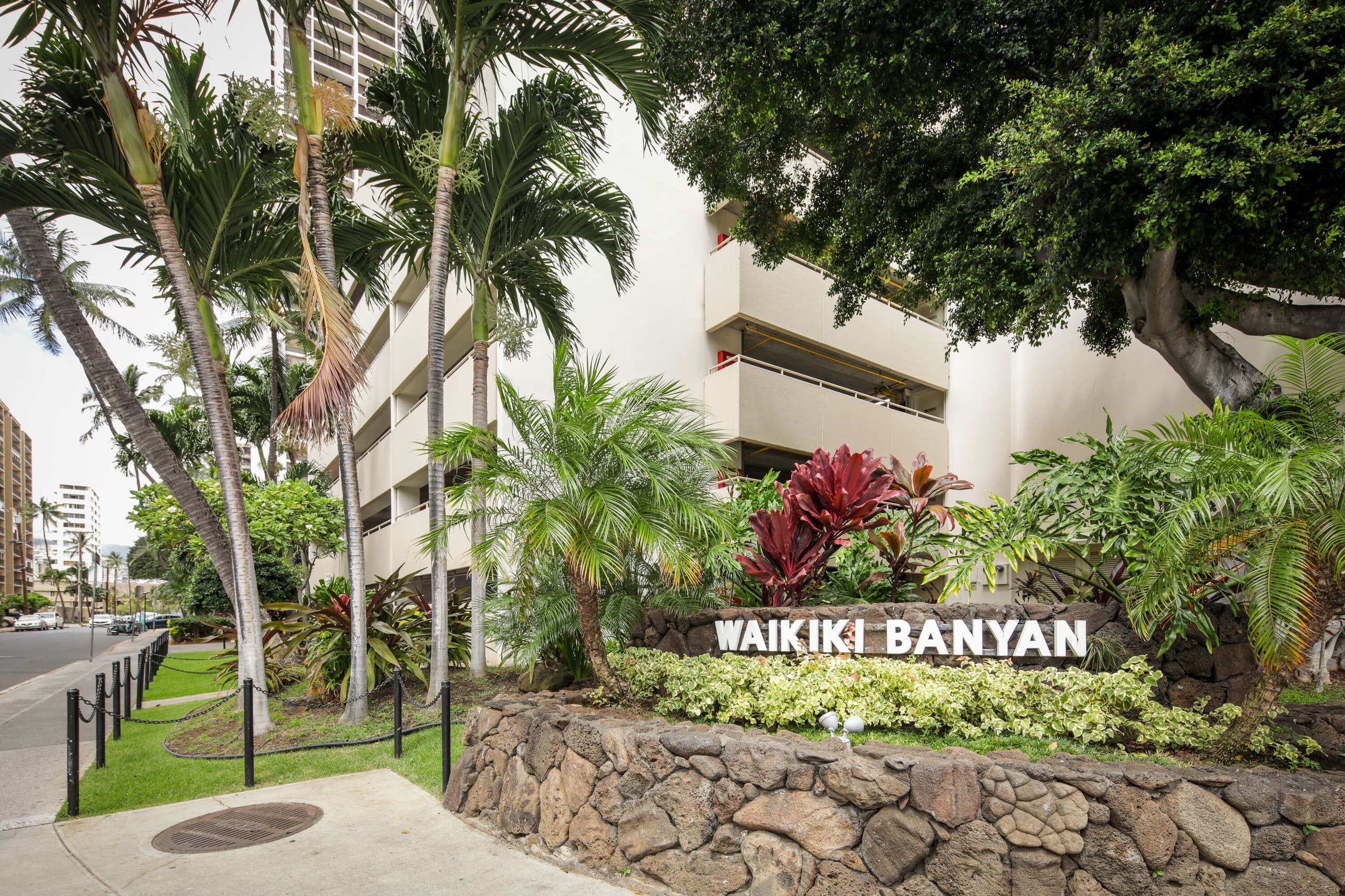 Condo in Honolulu · ★4.43 · 1 bedroom · 3 beds · 1 shared bath - Image 17