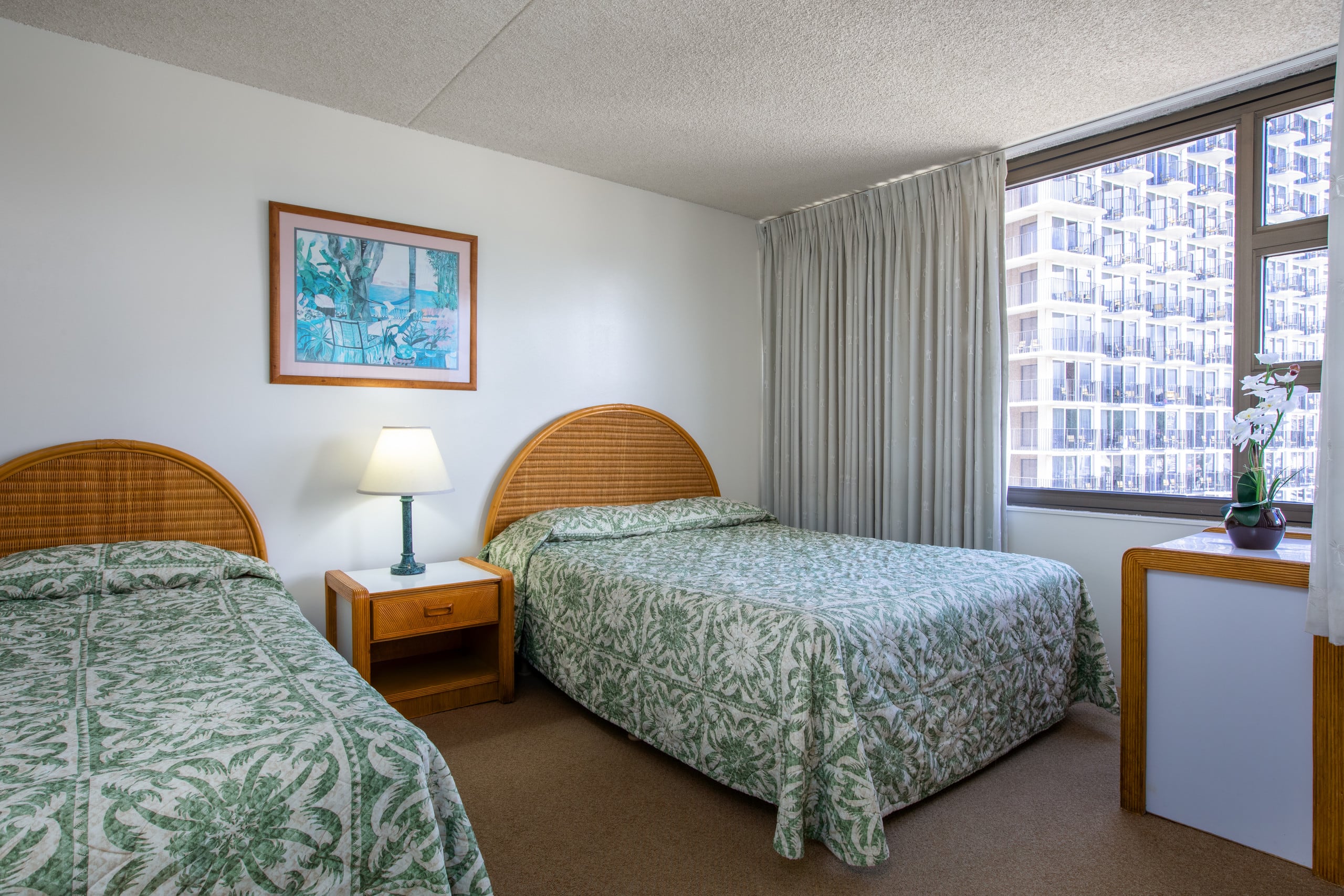 Condo in Honolulu · ★4.43 · 1 bedroom · 3 beds · 1 shared bath - Image 11