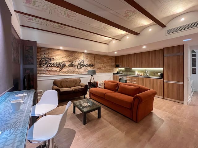 Passeig de Gracia by Enjoybcn