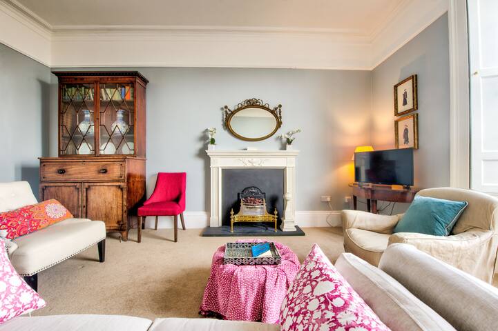 Royal Circus – Stunning views, sleeps 5