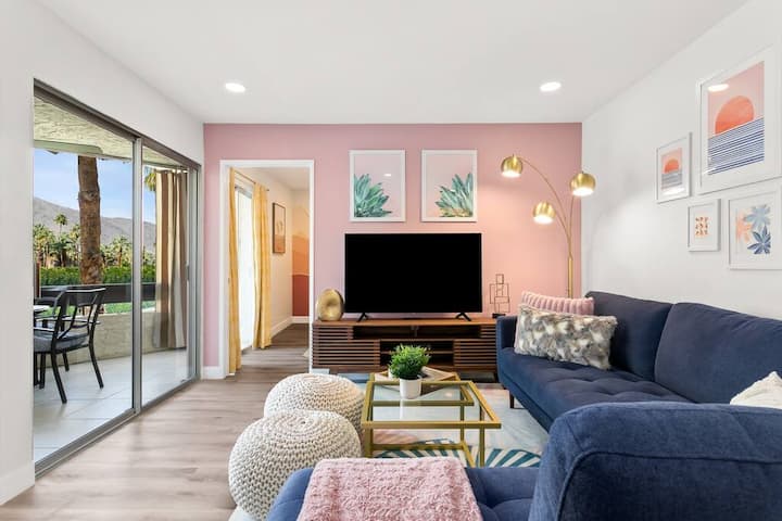Modern, Glam 2-br Condo W/ Amazing Mountain Views - Palm Springs, CA