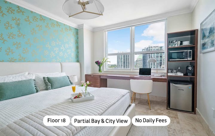 Corner Suite With Incredible Bay Views - Miami, FL