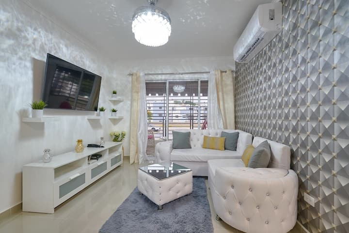 {The~BLING~SPOT} @Santo Domingo 2BR+Family+Wifi