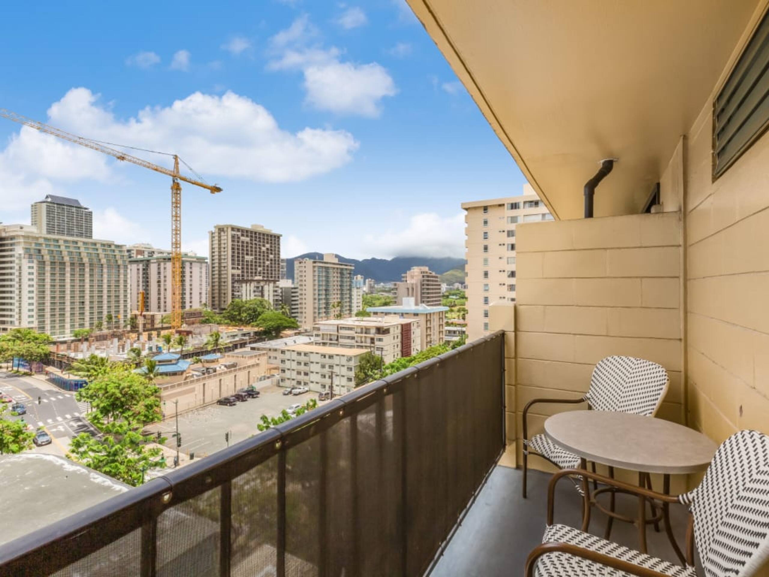 Condo in Honolulu · ★4.67 · Studio · 1 bed · 1 shared bath - Image 27