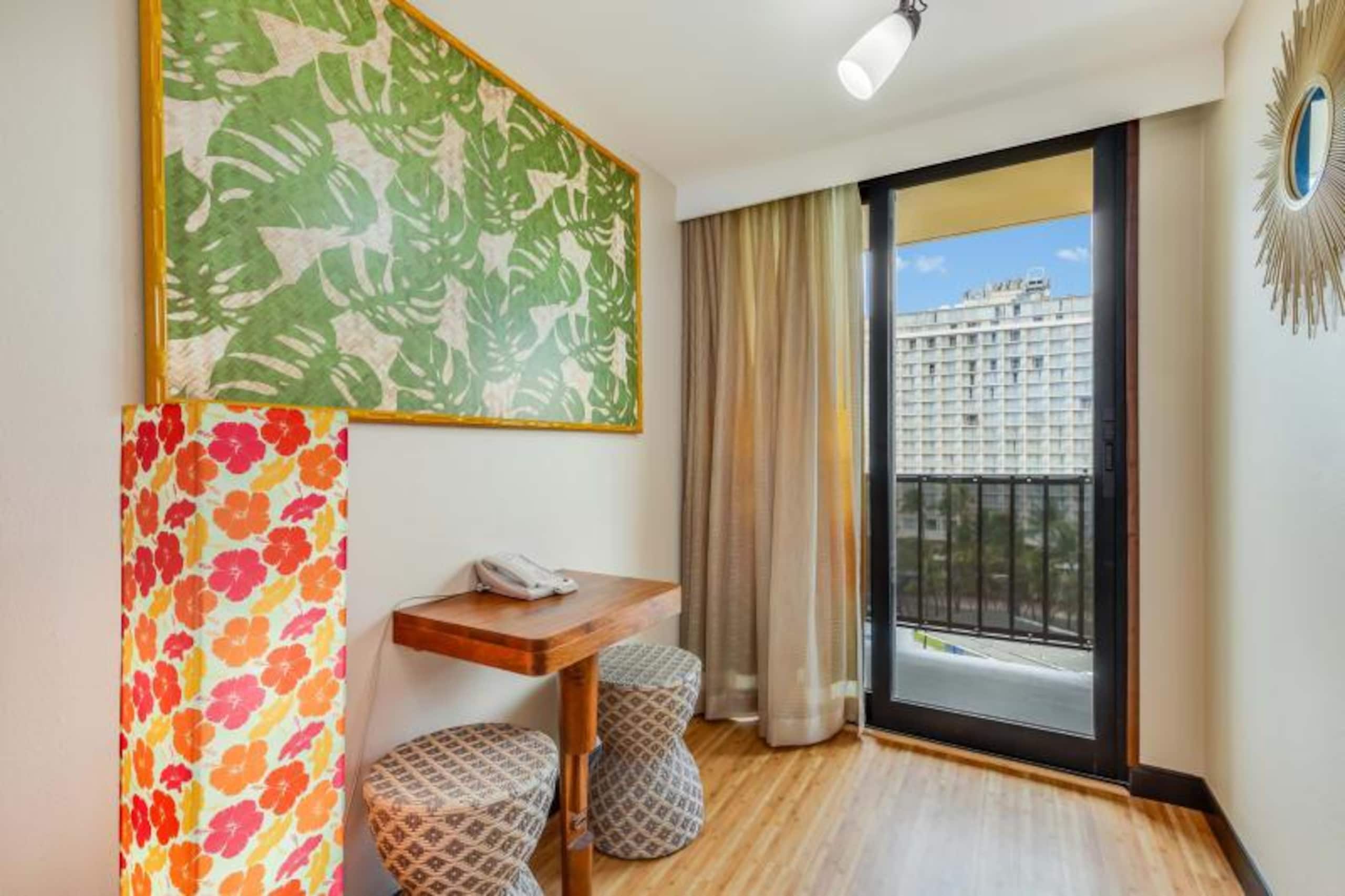 Condo in Honolulu · ★4.67 · Studio · 1 bed · 1 shared bath - Image 10