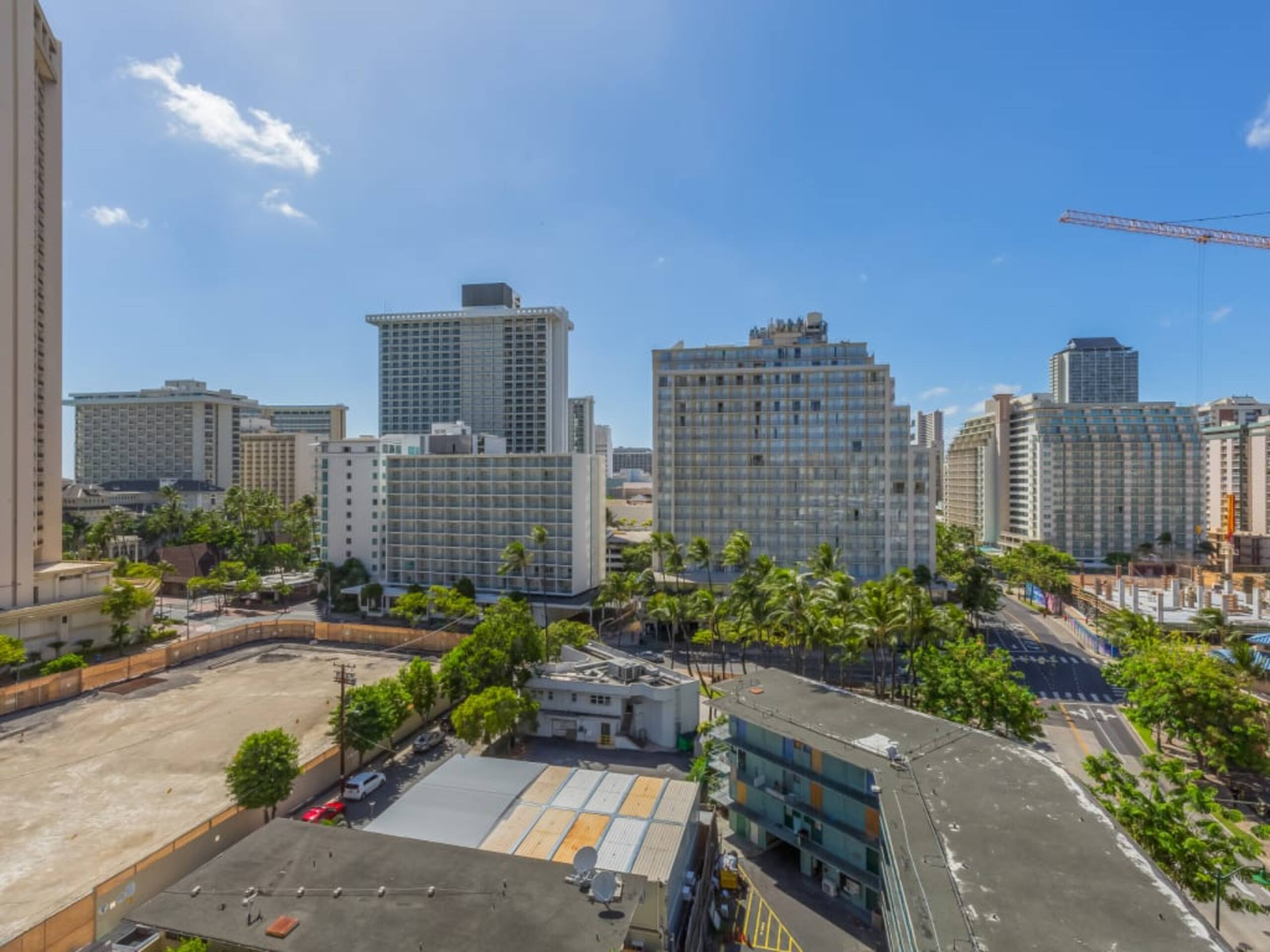 Condo in Honolulu · ★4.0 · Studio · 1 bed · 1 shared bath - Image 33