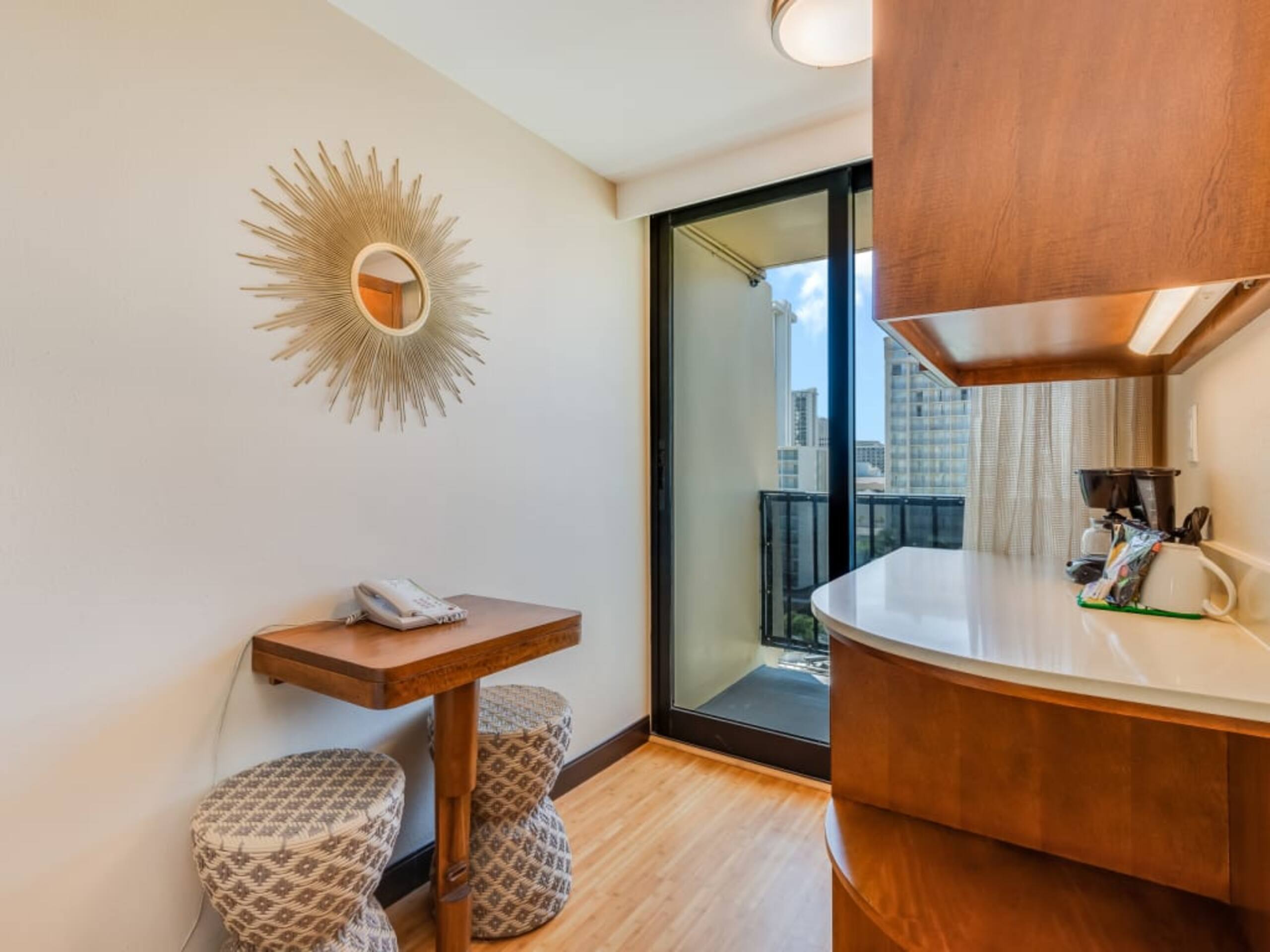 Condo in Honolulu · ★4.0 · Studio · 1 bed · 1 shared bath - Image 22