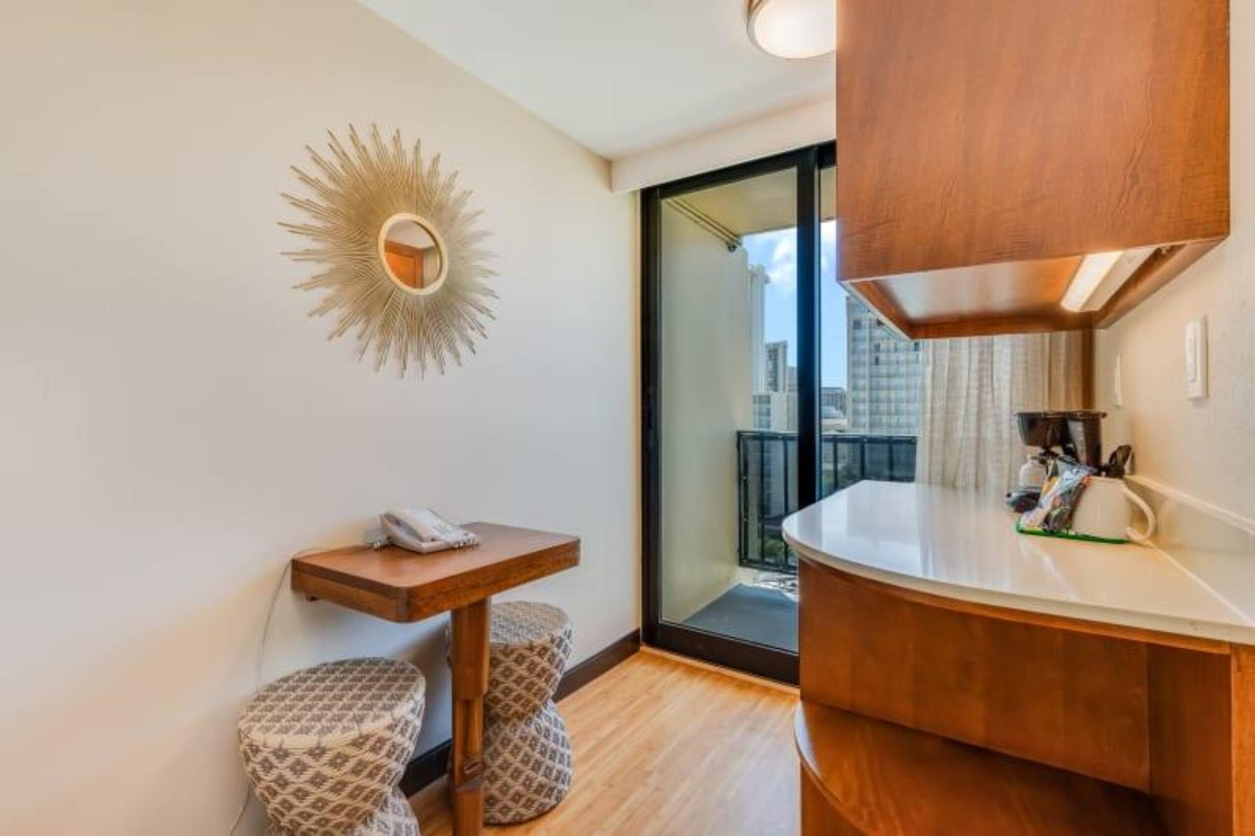Condo in Honolulu · ★4.0 · Studio · 1 bed · 1 shared bath - Image 14