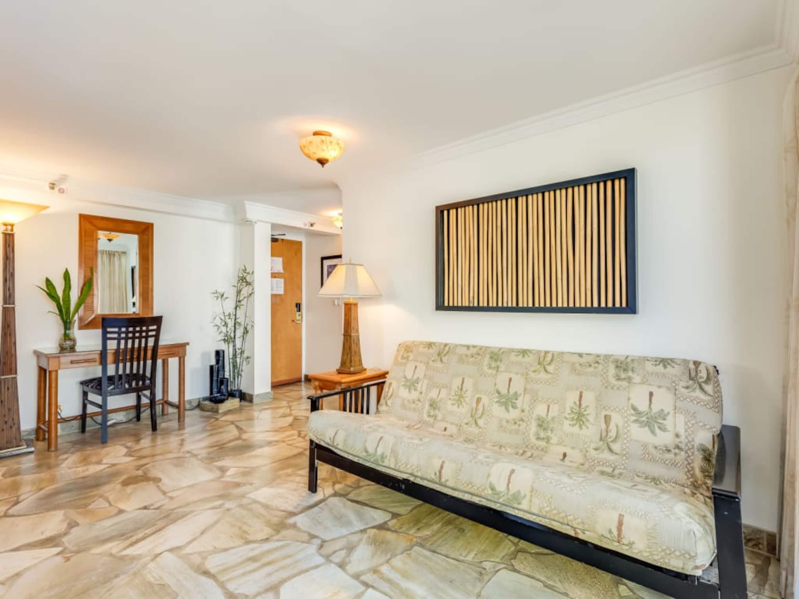 Condo in Honolulu · ★4.2 · 1 bedroom · 3 beds · 1 private bath - Image 37
