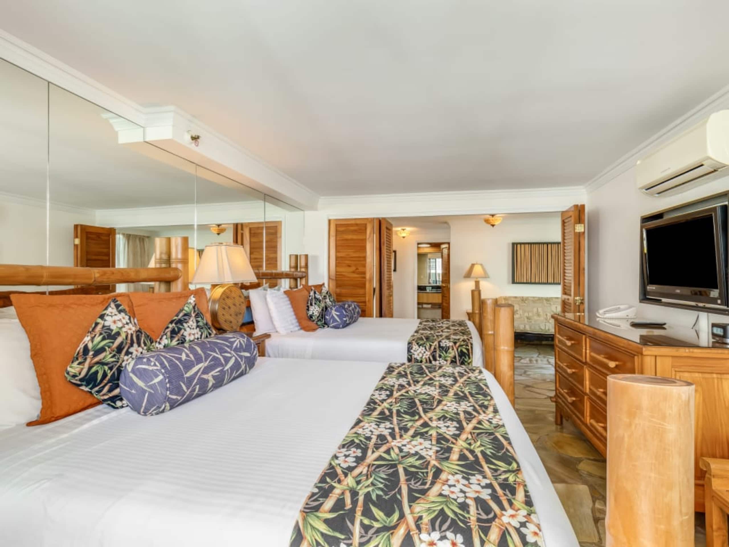 Condo in Honolulu · ★4.2 · 1 bedroom · 3 beds · 1 private bath - Image 28