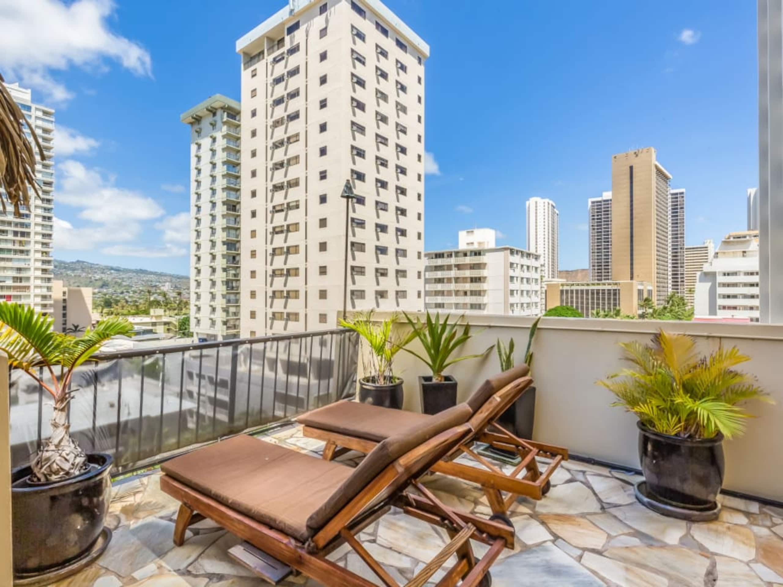Condo in Honolulu · ★4.2 · 1 bedroom · 3 beds · 1 private bath - Image 26