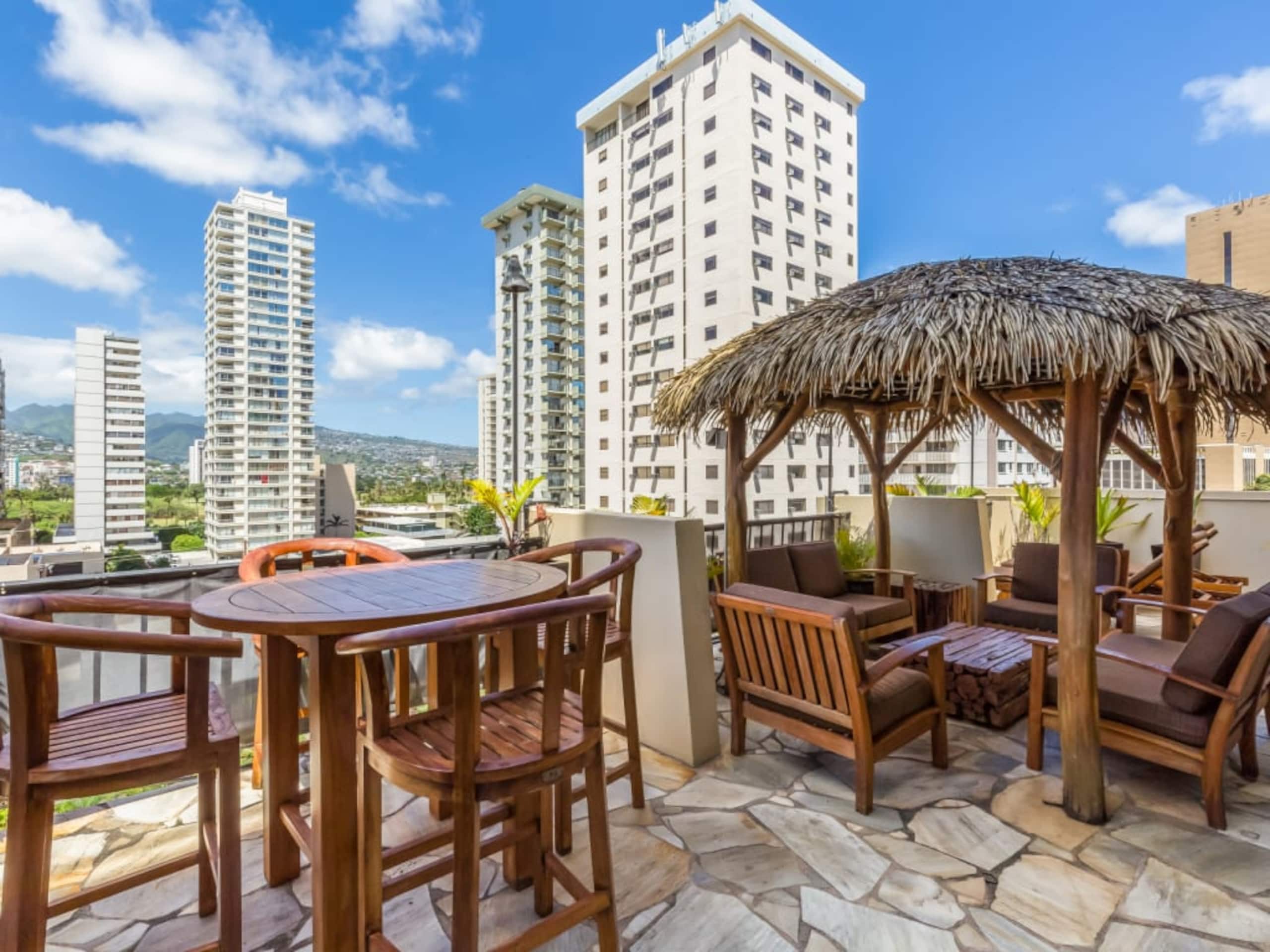 Condo in Honolulu · ★4.2 · 1 bedroom · 3 beds · 1 private bath - Image 24