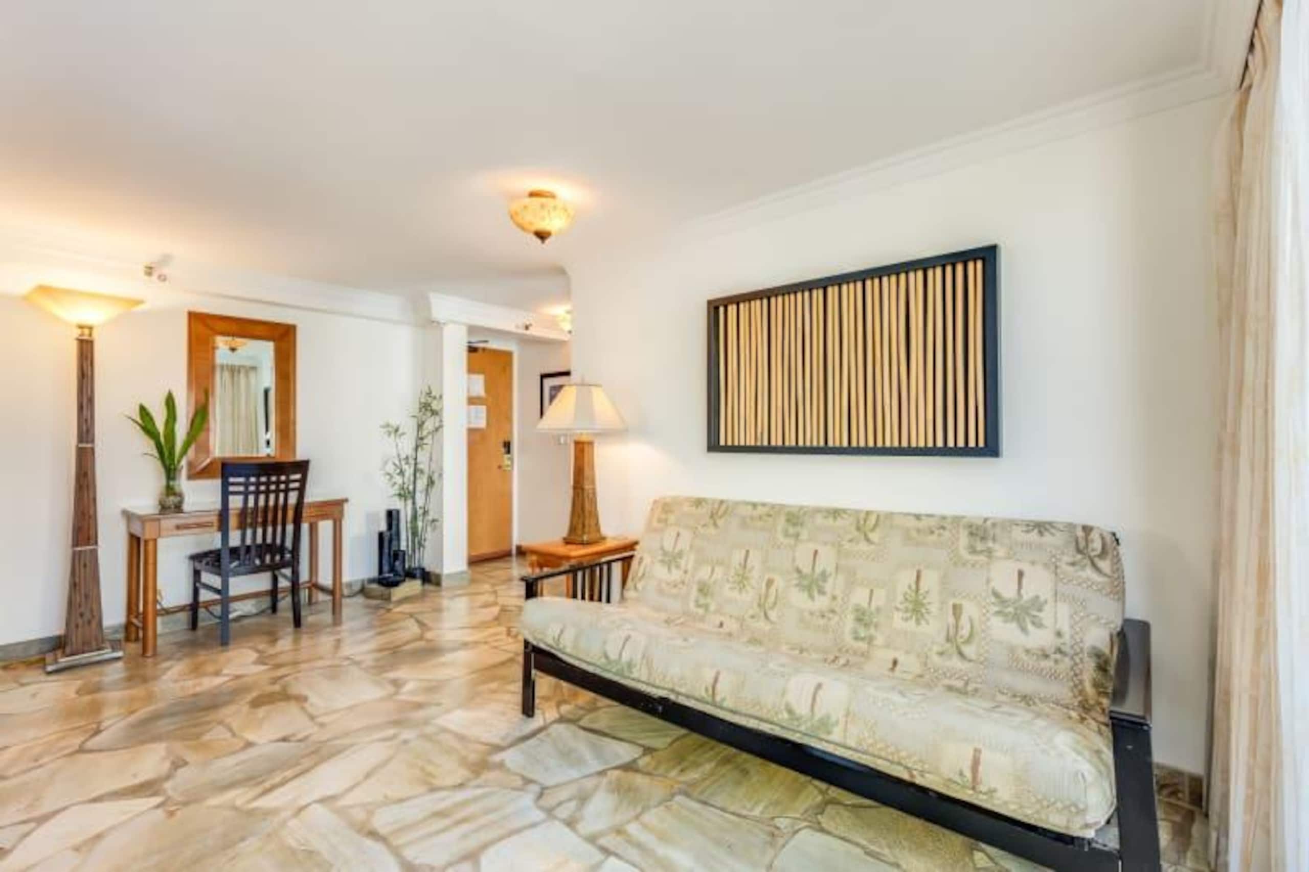 Condo in Honolulu · ★4.2 · 1 bedroom · 3 beds · 1 private bath - Image 16