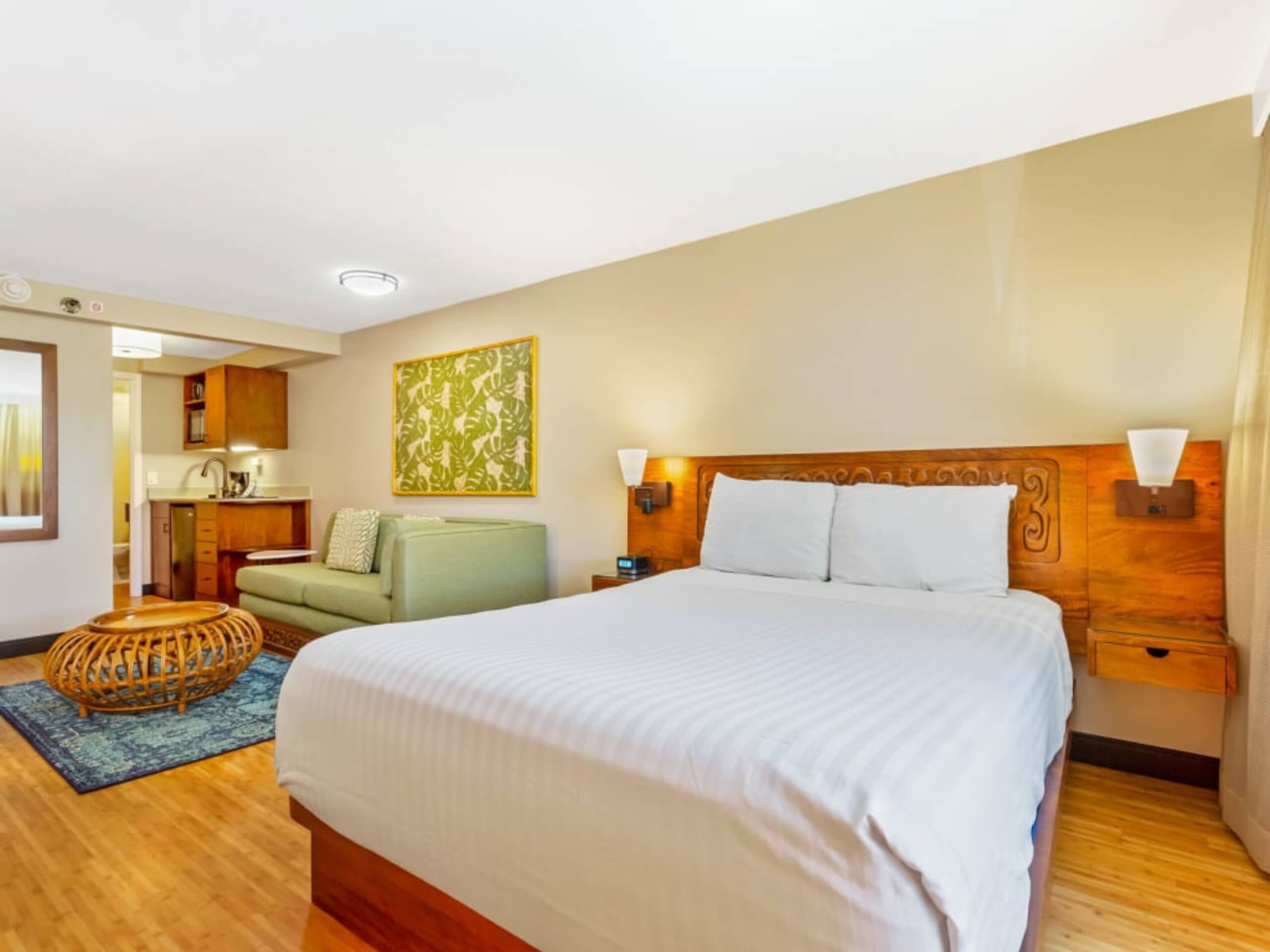 Condo in Honolulu · ★4.2 · Studio · 2 beds · 1 bath - Image 22