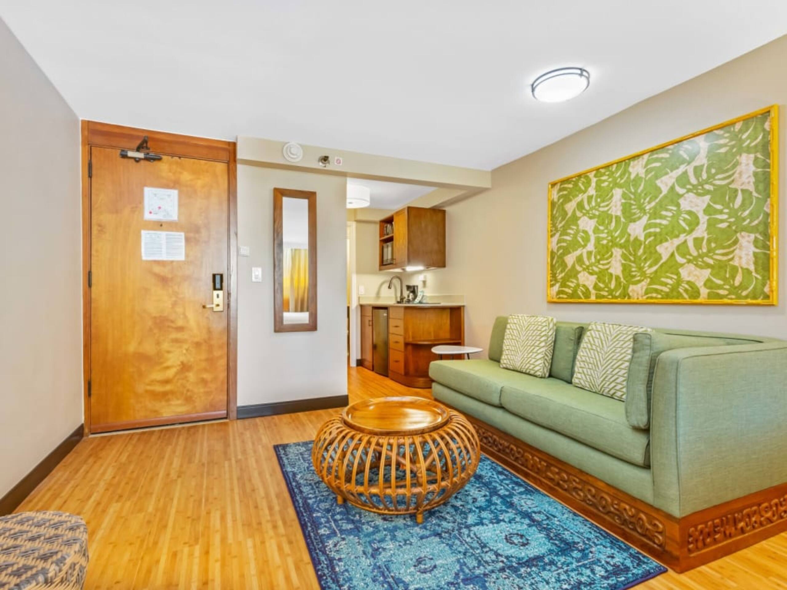 Condo in Honolulu · ★4.2 · Studio · 2 beds · 1 bath - Image 25