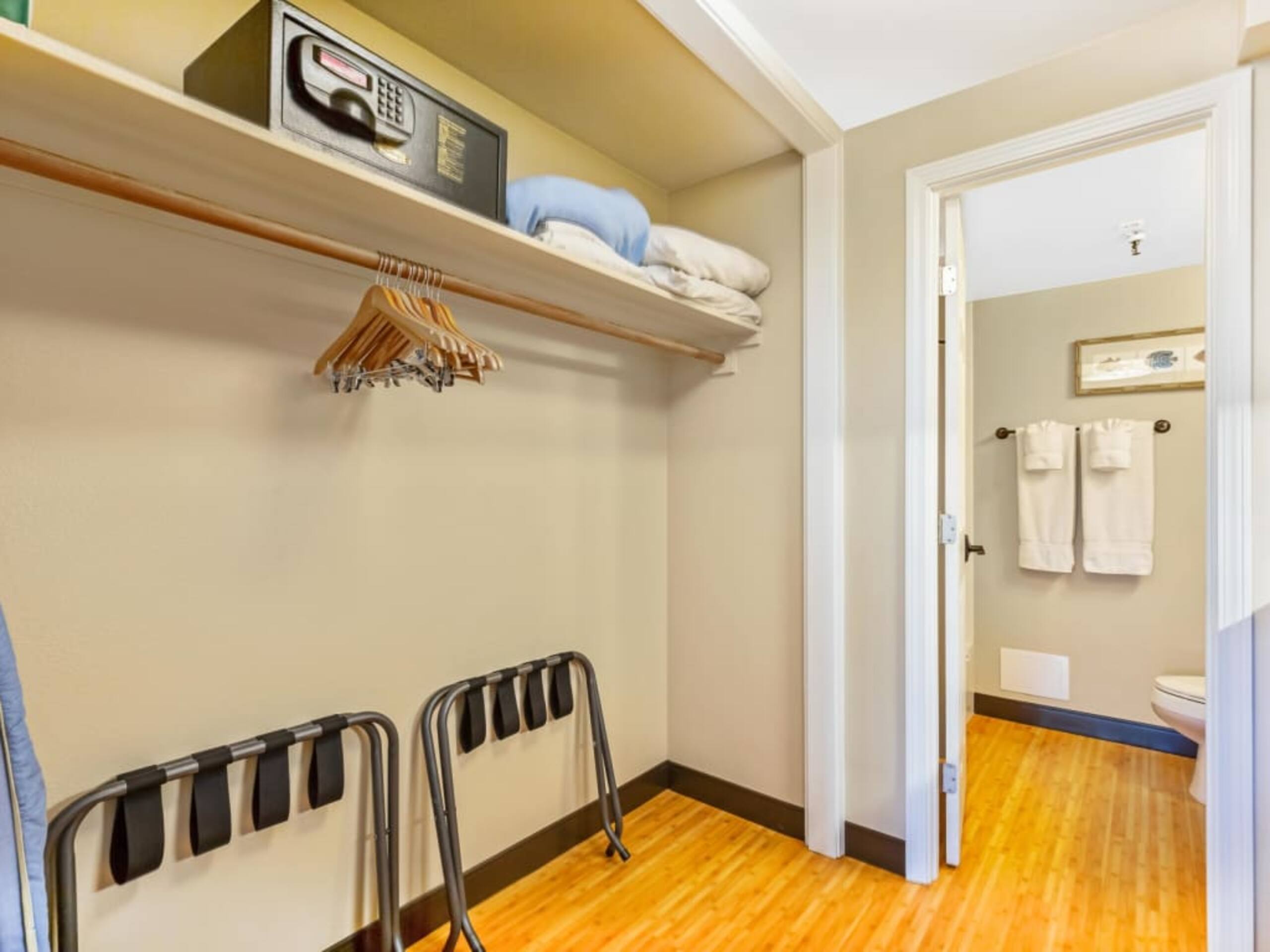 Condo in Honolulu · ★4.2 · Studio · 2 beds · 1 bath - Image 28