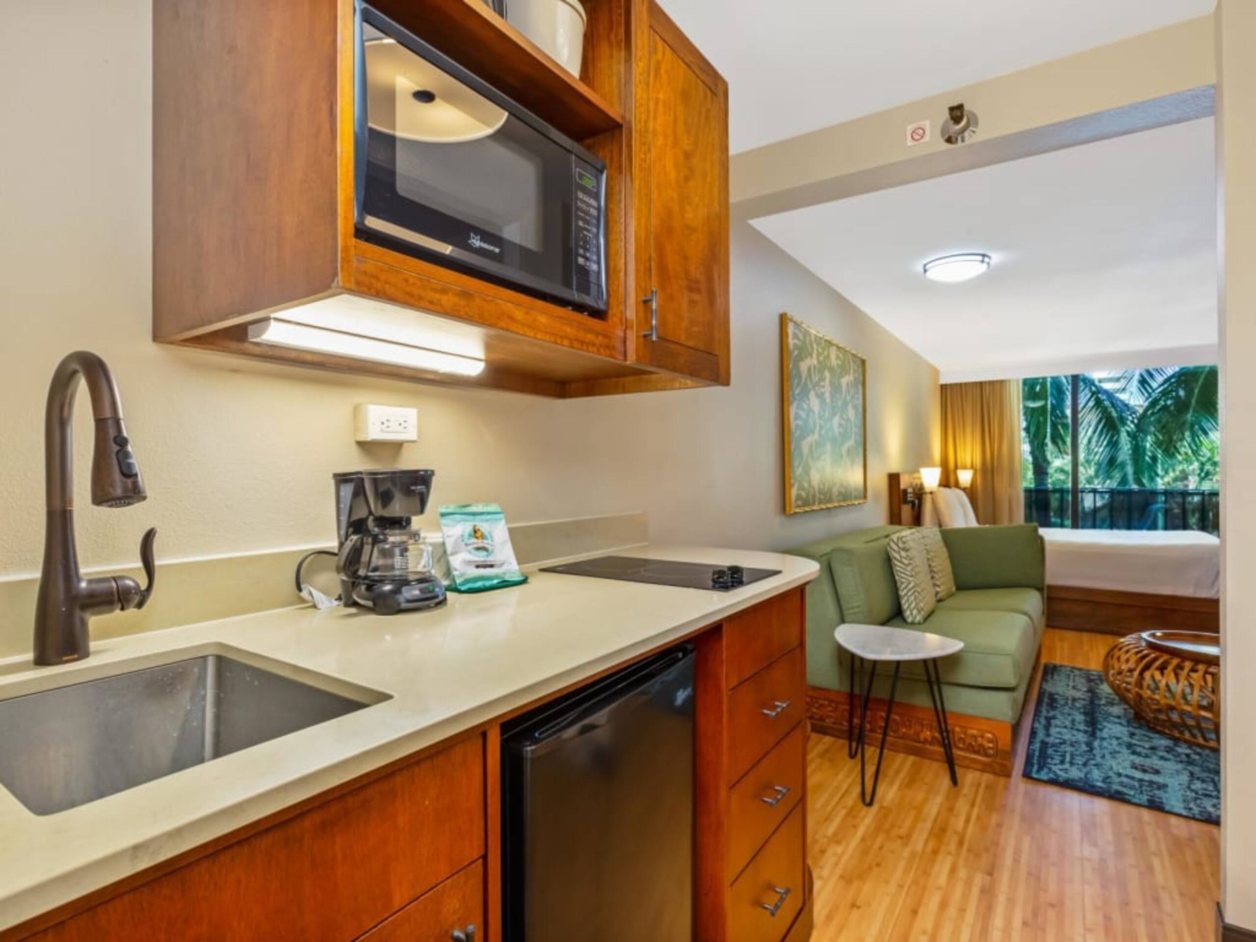 Condo in Honolulu · ★4.2 · Studio · 2 beds · 1 bath - Image 26