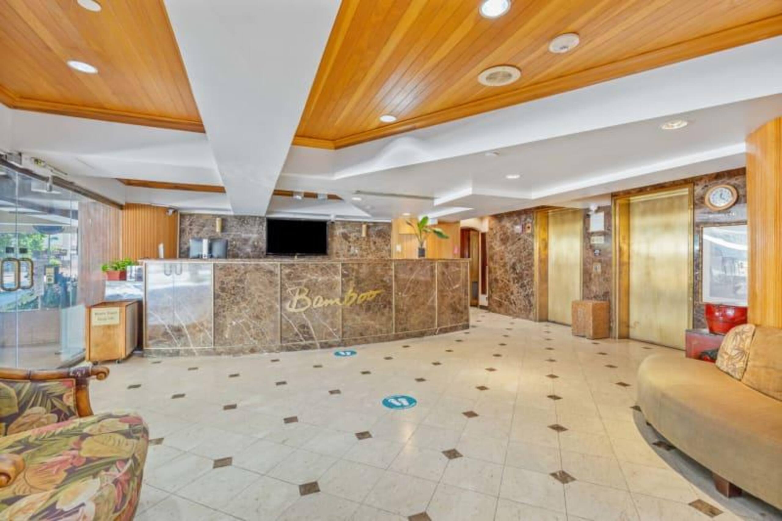 Condo in Honolulu · ★4.2 · Studio · 2 beds · 1 bath - Image 19