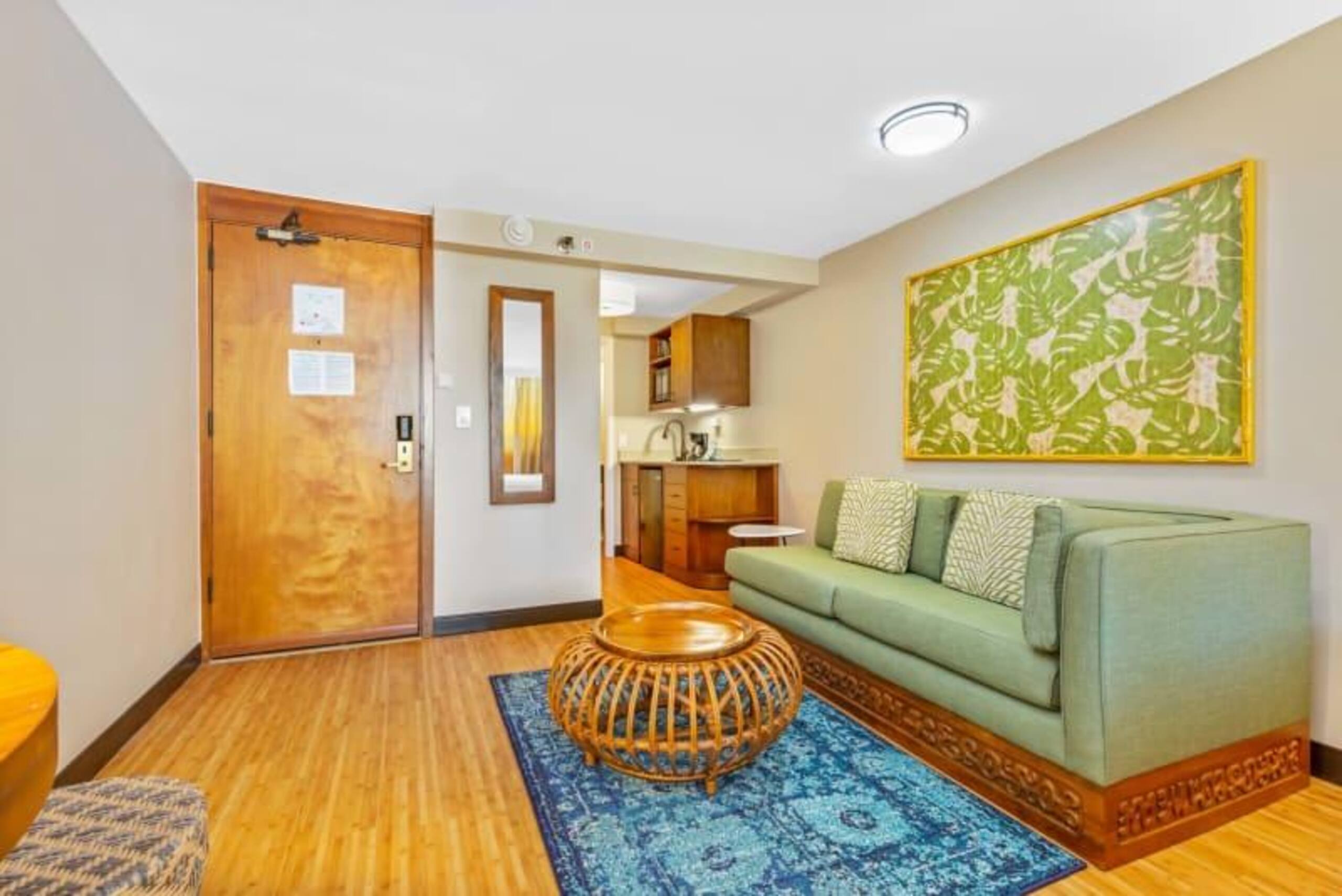 Condo in Honolulu · ★4.2 · Studio · 2 beds · 1 bath - Image 9
