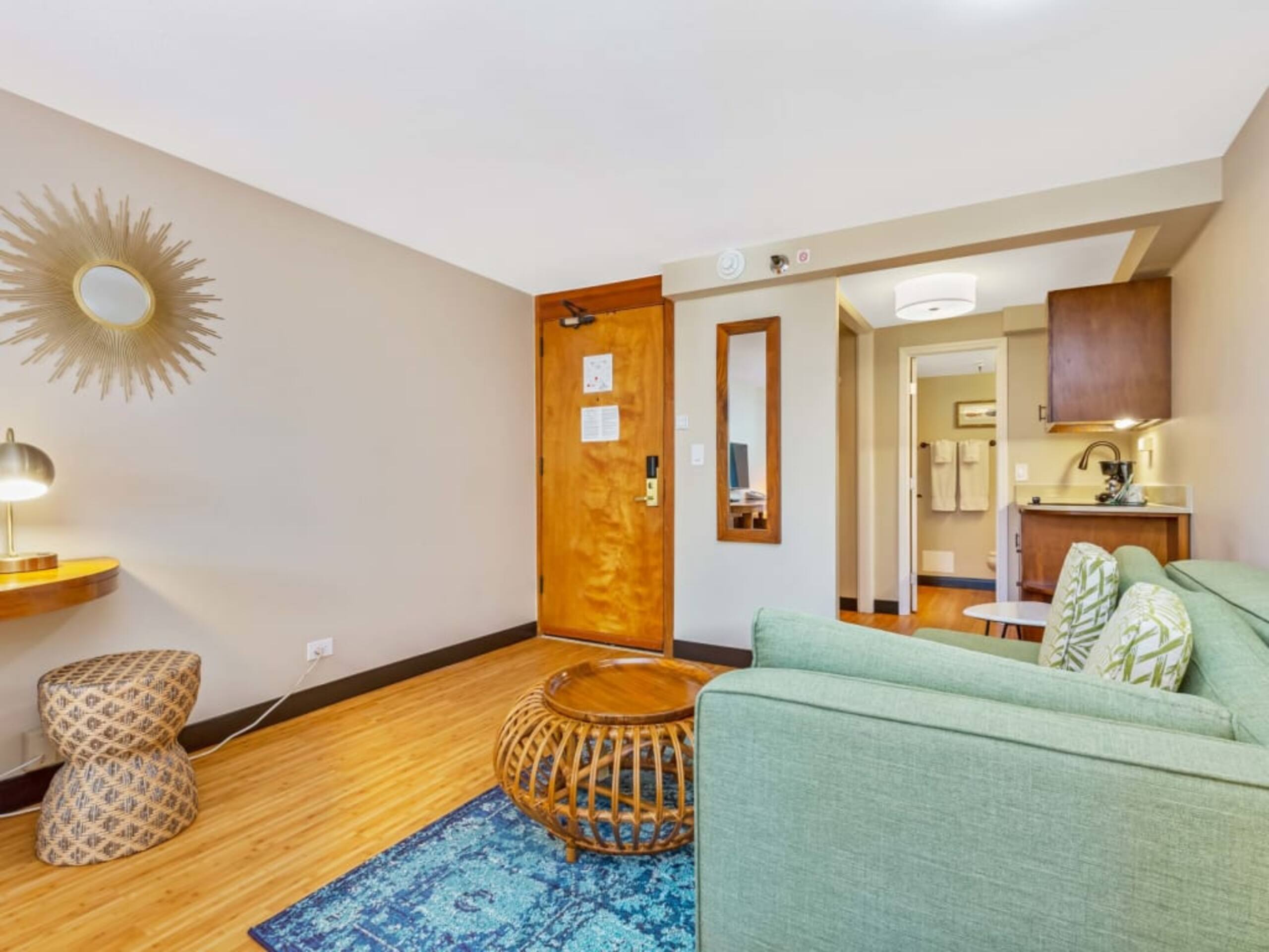 Condo in Honolulu · ★4.2 · Studio · 2 beds · 1 bath - Image 24